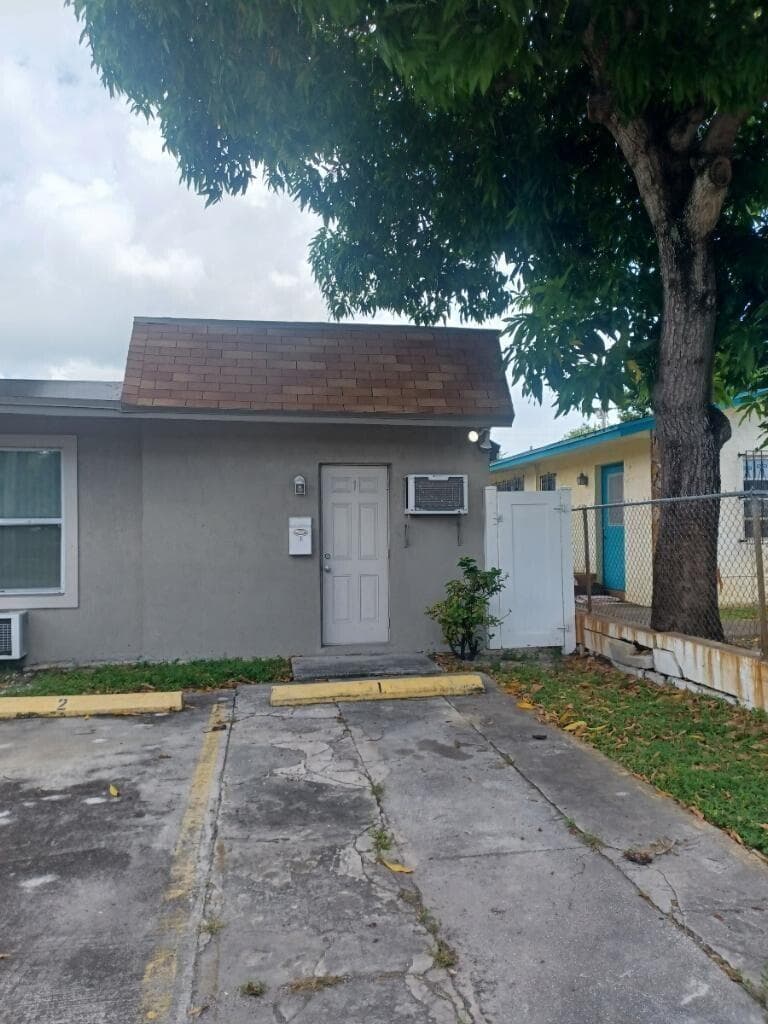 24 SW 13th Street # 1-5, Dania Beach, FL 33004