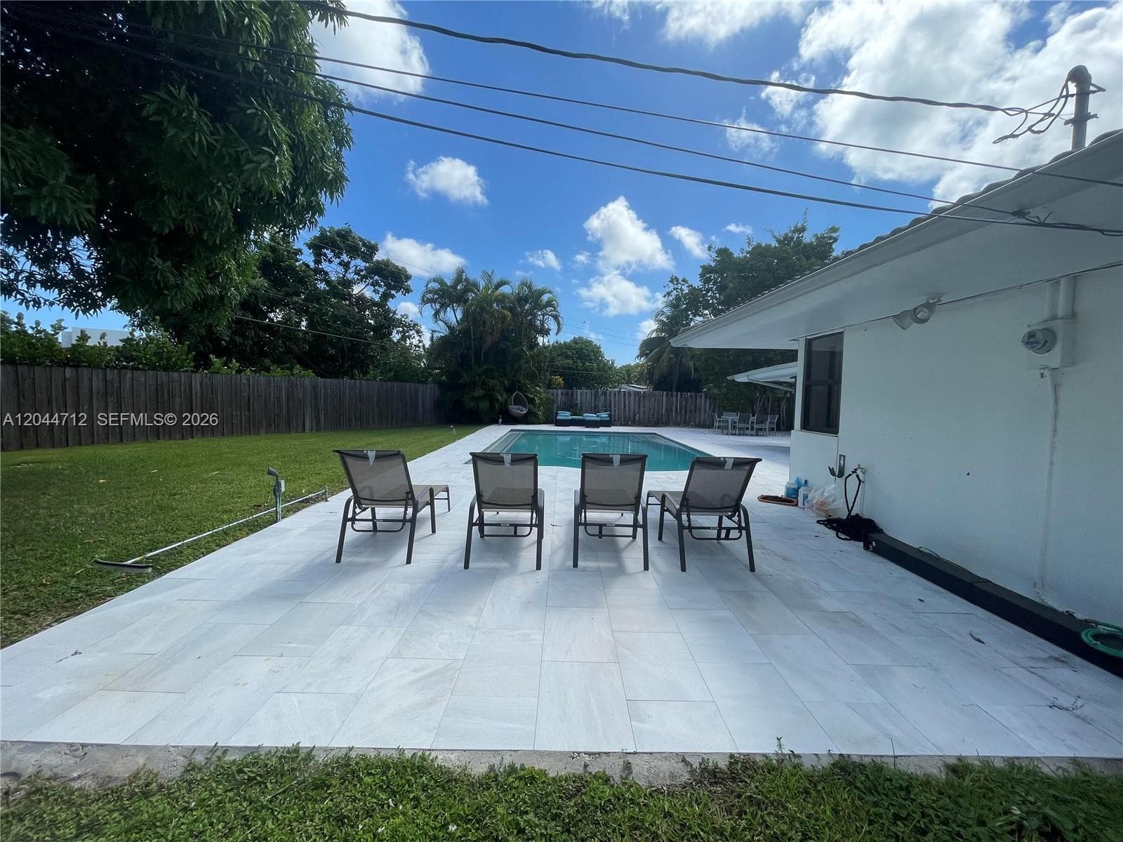 2115 Alamanda Dr, North Miami, FL 33181 — zdjęcie 2