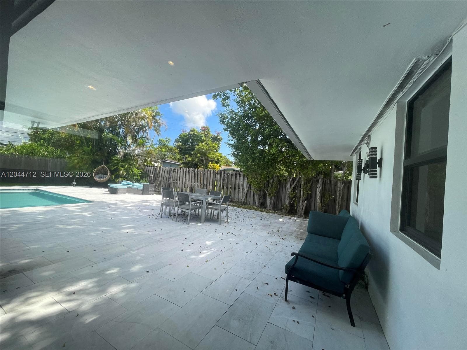 2115 Alamanda Dr, North Miami, FL 33181 — zdjęcie 5