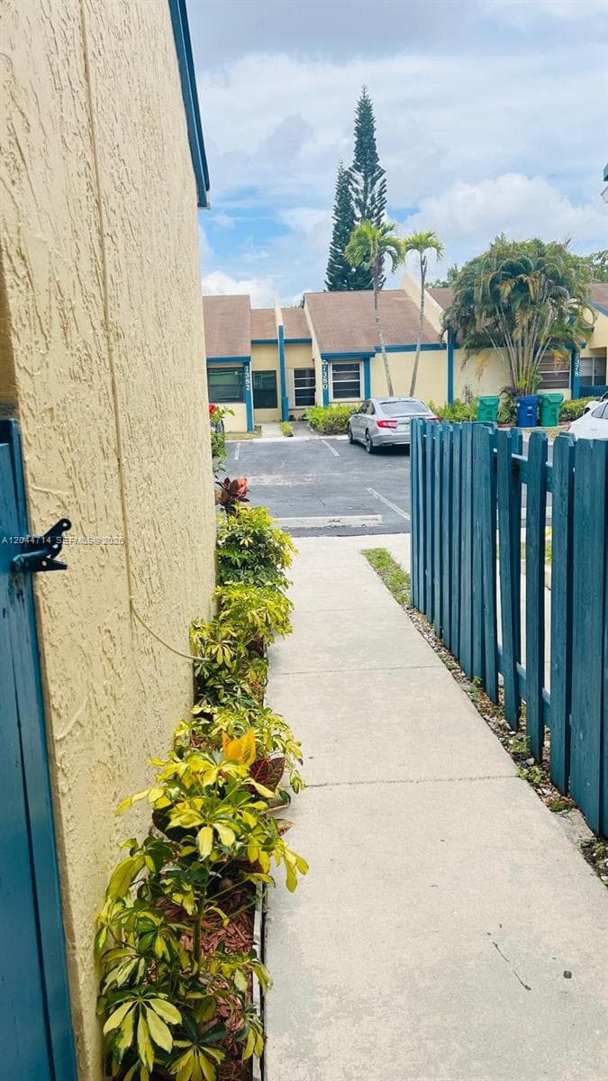 7394 NW 34th St, Lauderhill, FL 33319 — zdjęcie 3