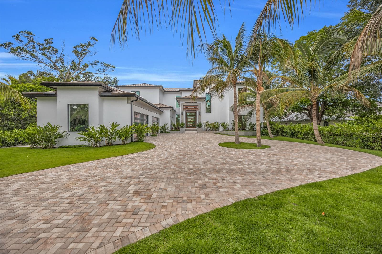 19175 W Riverside Drive, Tequesta, FL 33469