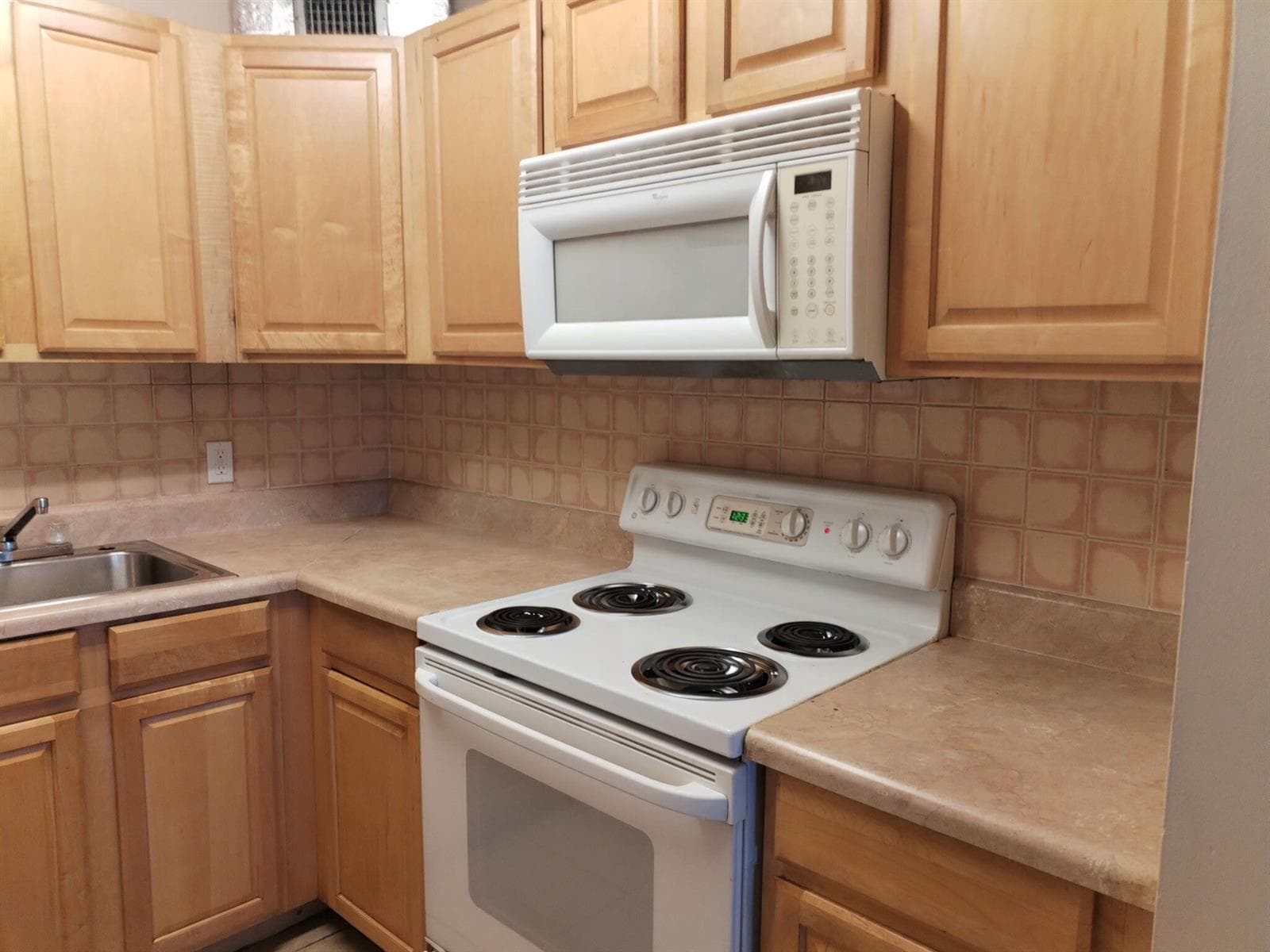 420 S B Street # A4, FL 33460 — zdjęcie 2