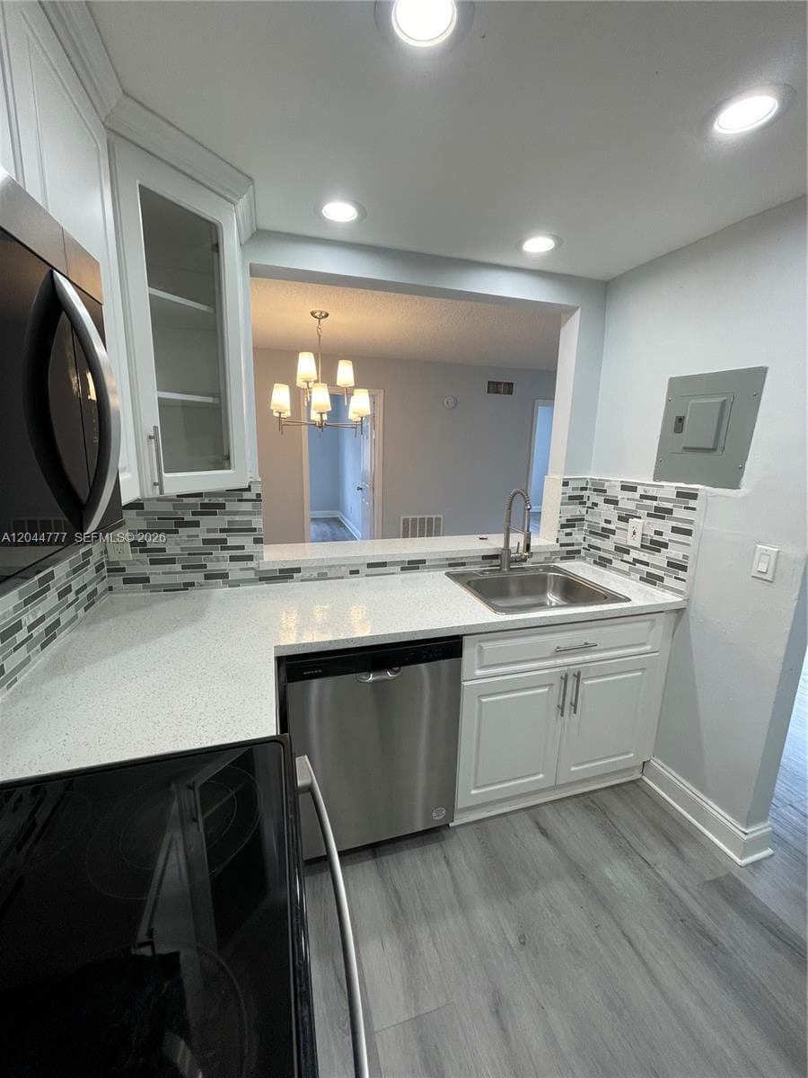 13685 NE 10th Ave # 301, North Miami, FL 33161 — zdjęcie 2