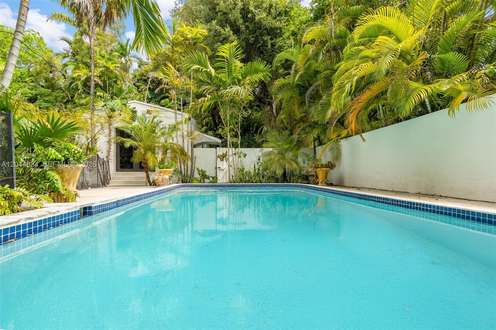 5390 Sunset Dr, Miami, FL 33143 — zdjęcie 2