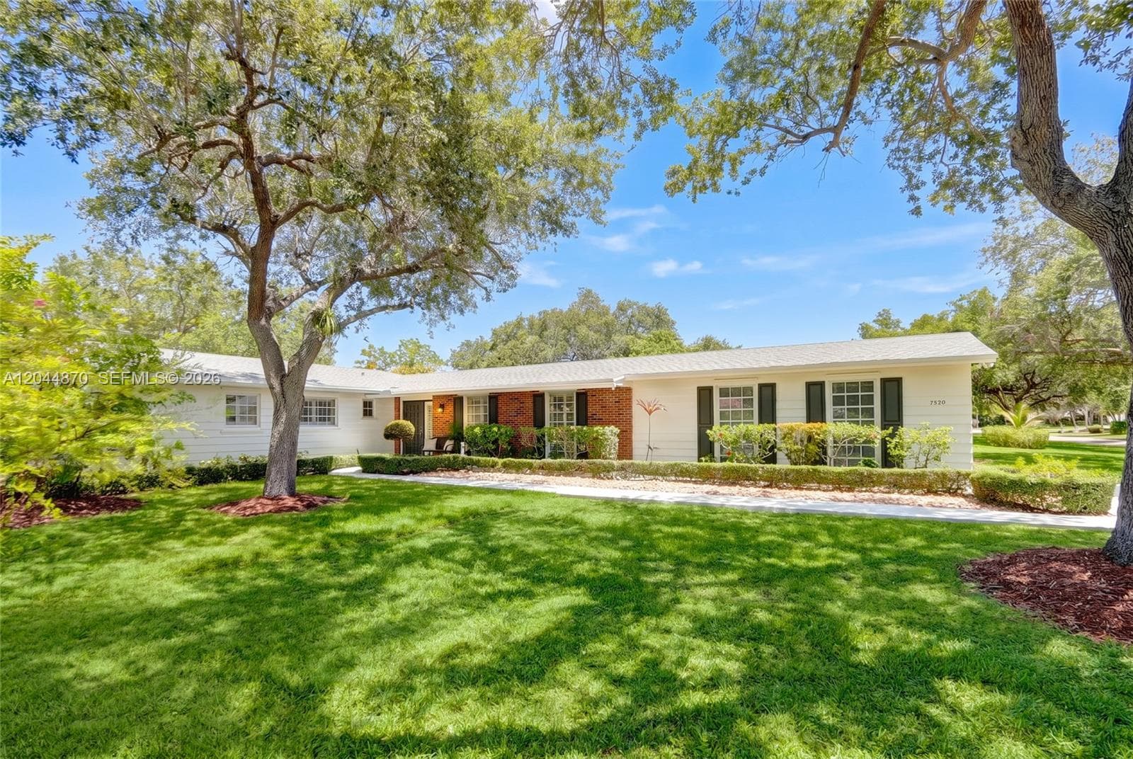 7520 SW 164th St, Palmetto Bay, FL 33157