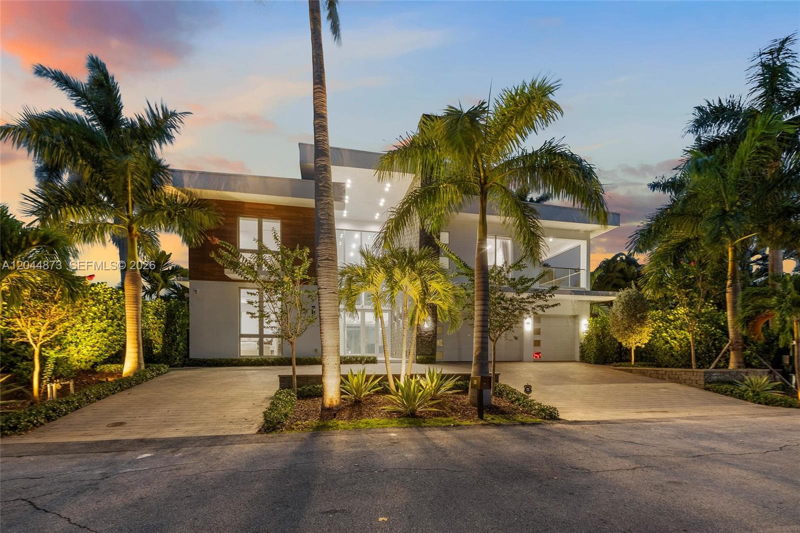 91 Fiesta Way, Fort Lauderdale, FL 33301