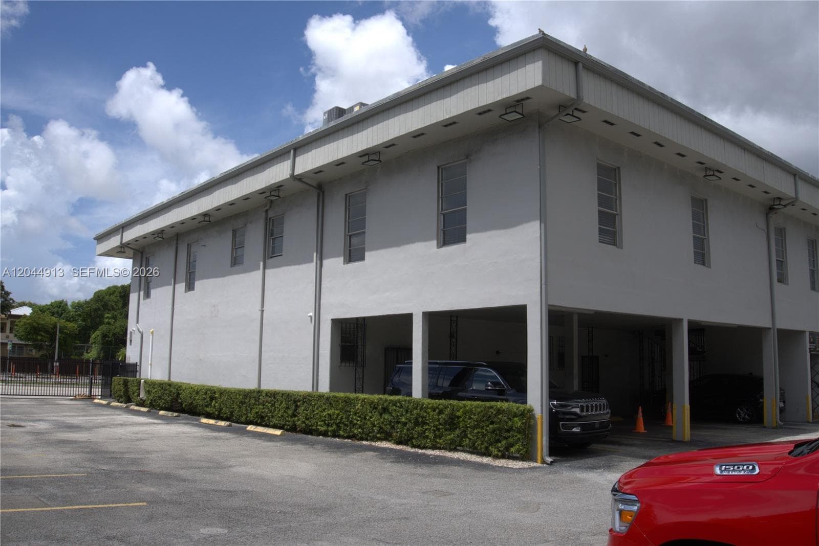 2433 NW 7th St, Miami, FL 33125 — zdjęcie 2