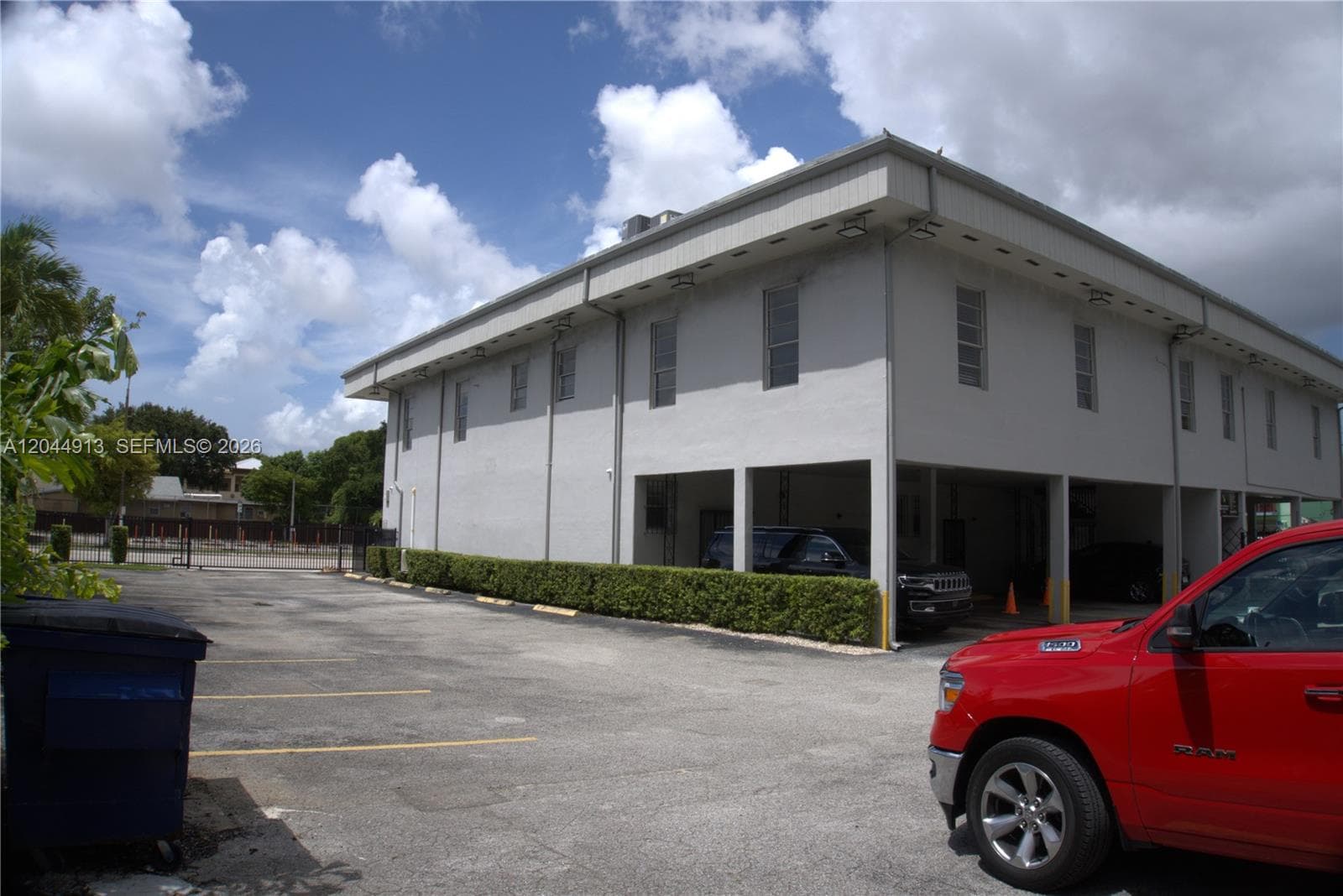 2433 NW 7th St, Miami, FL 33125 — zdjęcie 3