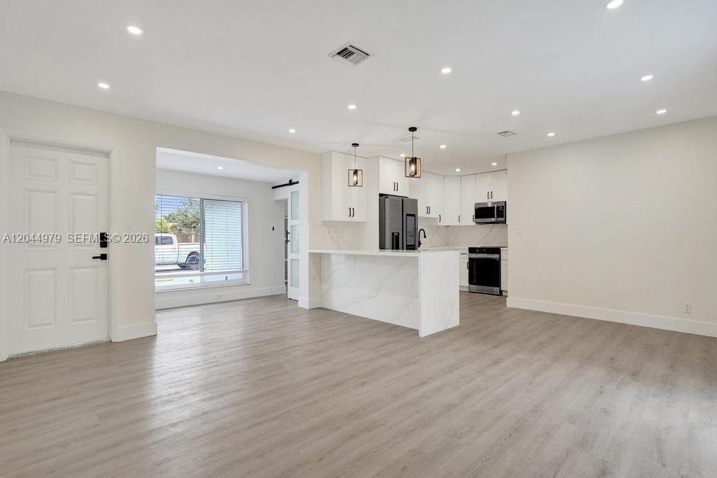 211 SW 64th Ave, Pembroke Pines, FL 33023 — zdjęcie 5