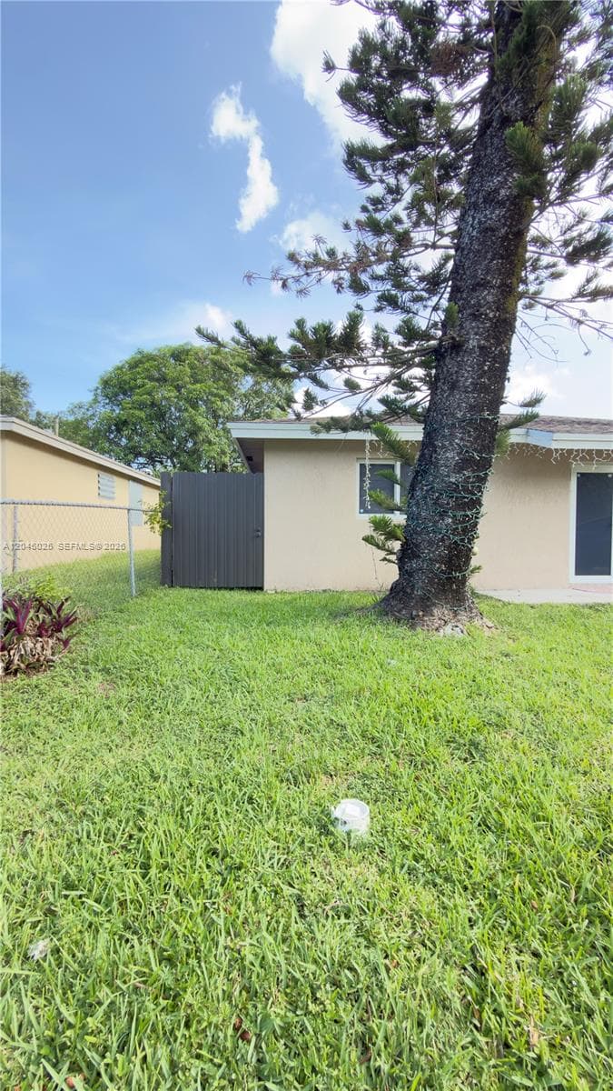 920 NW 65th St, Miami, FL 33150 — zdjęcie 4