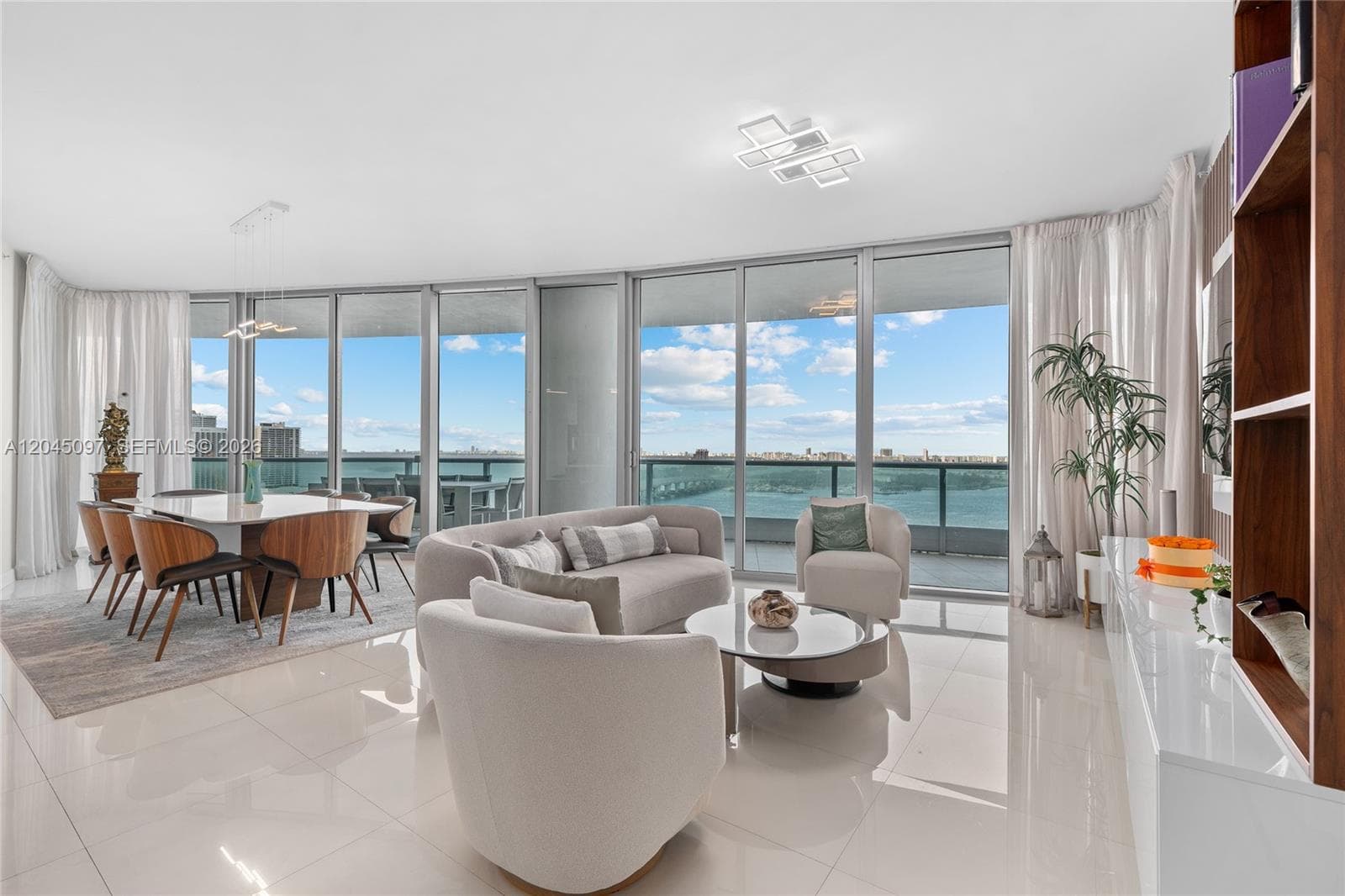 900 Biscayne Blvd # 2506, Miami, FL 33132