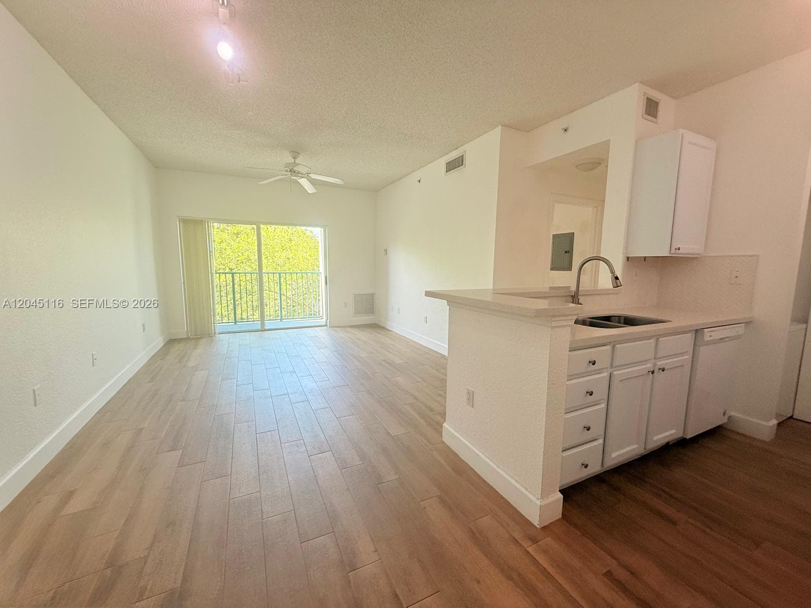 6001 SW 70th St # 355, South Miami, FL 33143 — zdjęcie 2