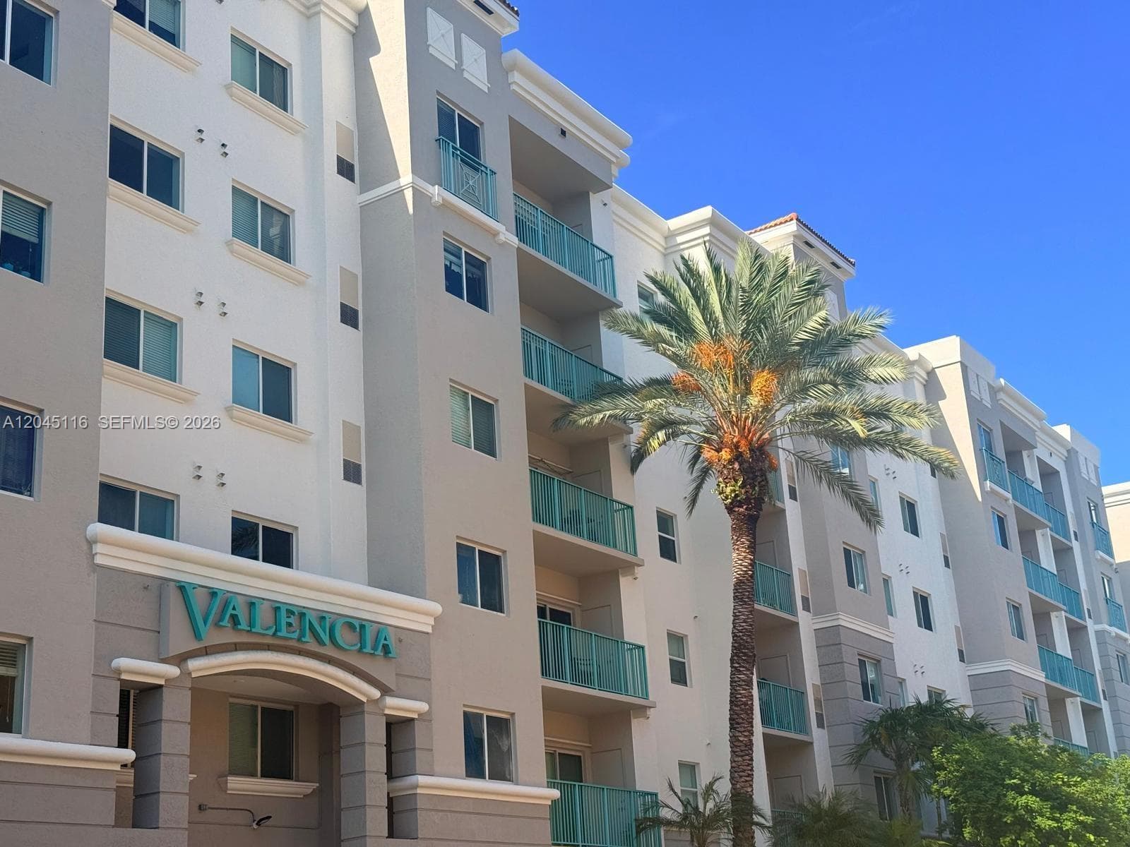 6001 SW 70th St # 355, South Miami, FL 33143