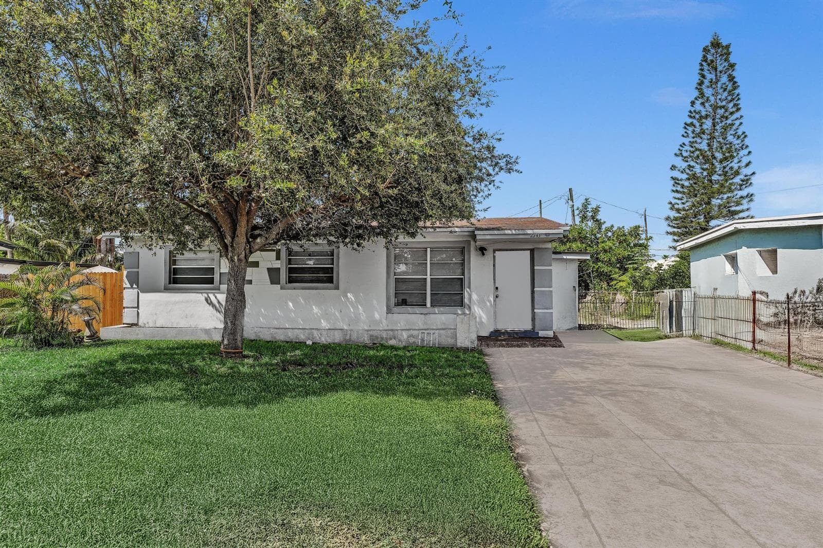 2743 NW 2nd Street, Boynton Beach, FL 33435