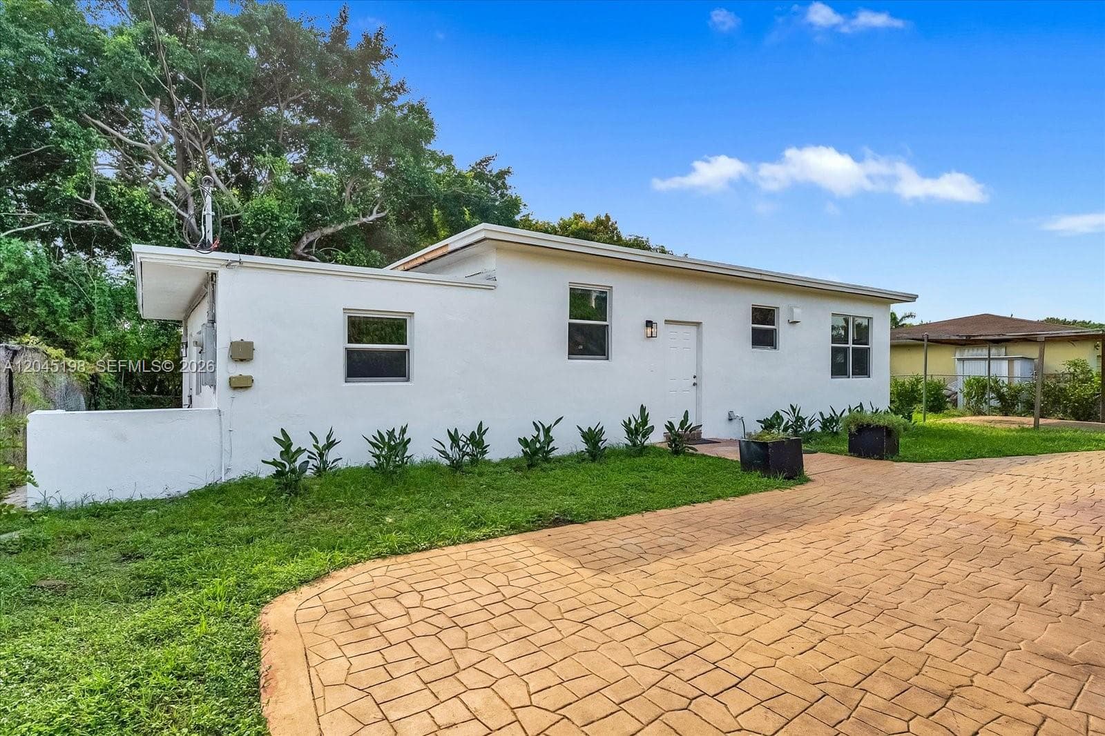 13415 NW 22nd Ave, Miami, FL 33167