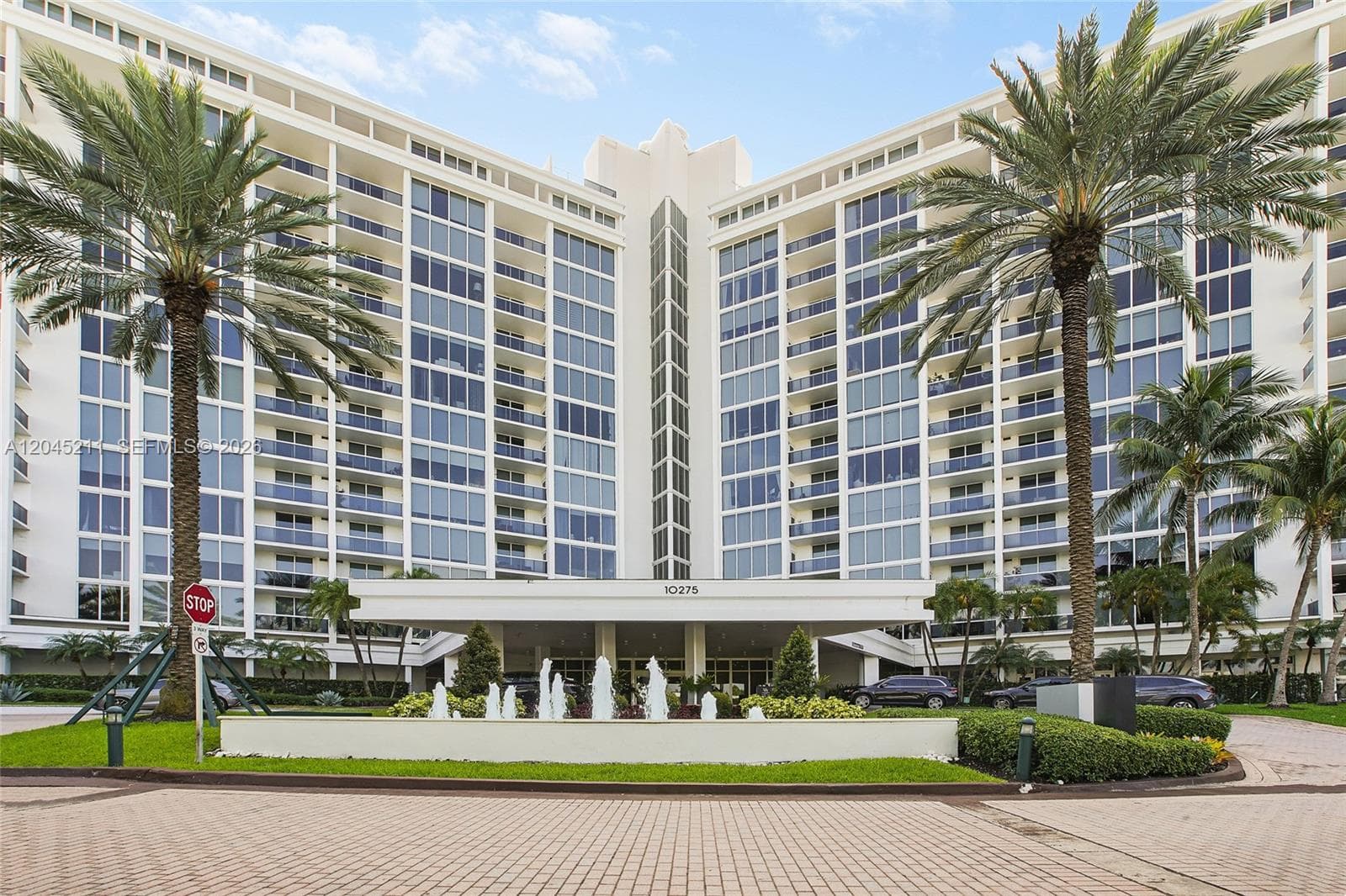 10275 Collins Ave # 201, Bal Harbour, FL 33154 — zdjęcie 2