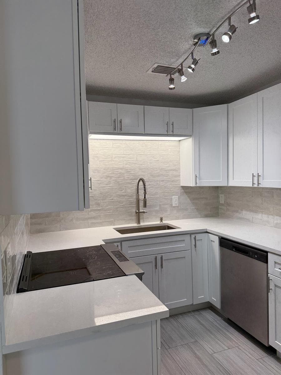 2630 W 28th Street, Riviera Beach, FL 33404 — zdjęcie 3