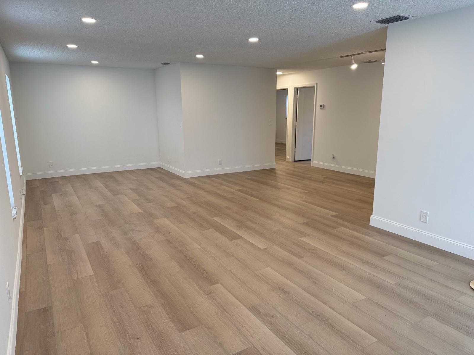 2630 W 28th Street, Riviera Beach, FL 33404 — zdjęcie 5