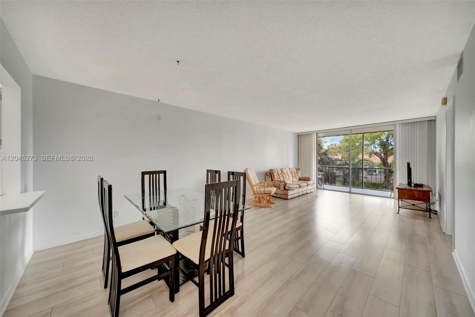 2571 Aragon Blvd # 220, Sunrise, FL 33322 — zdjęcie 3