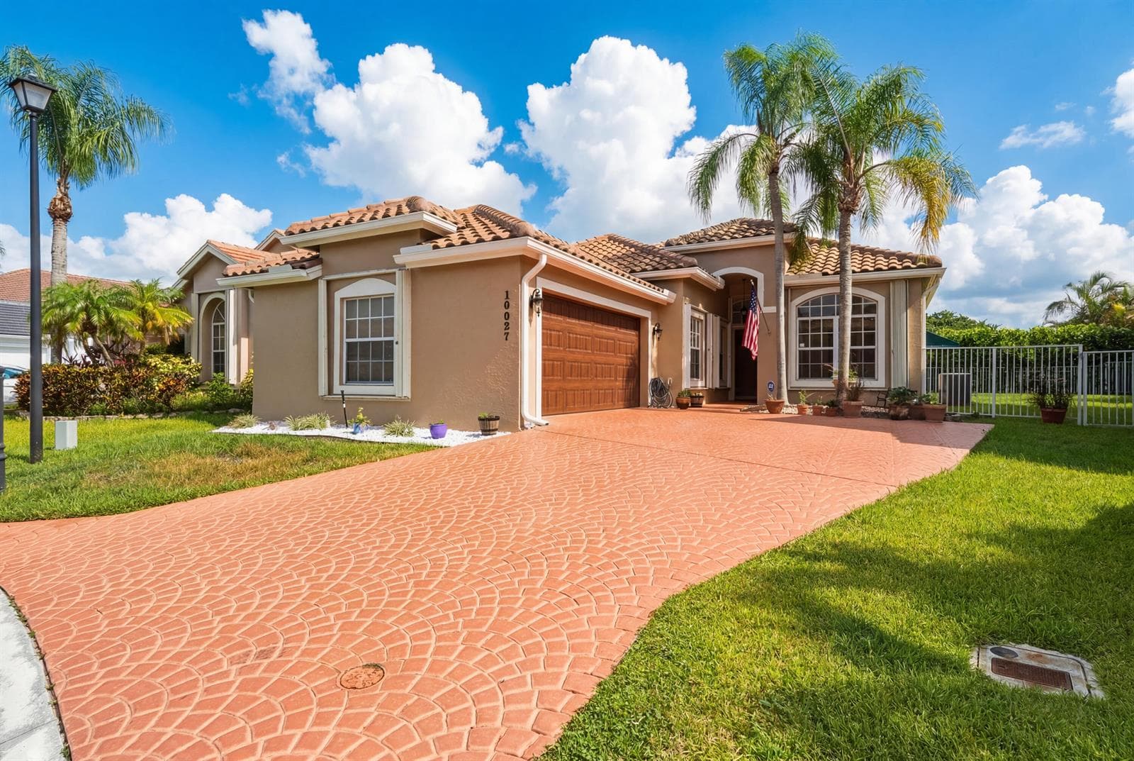 10827 La Salinas Circle, Boca Raton, FL 33428