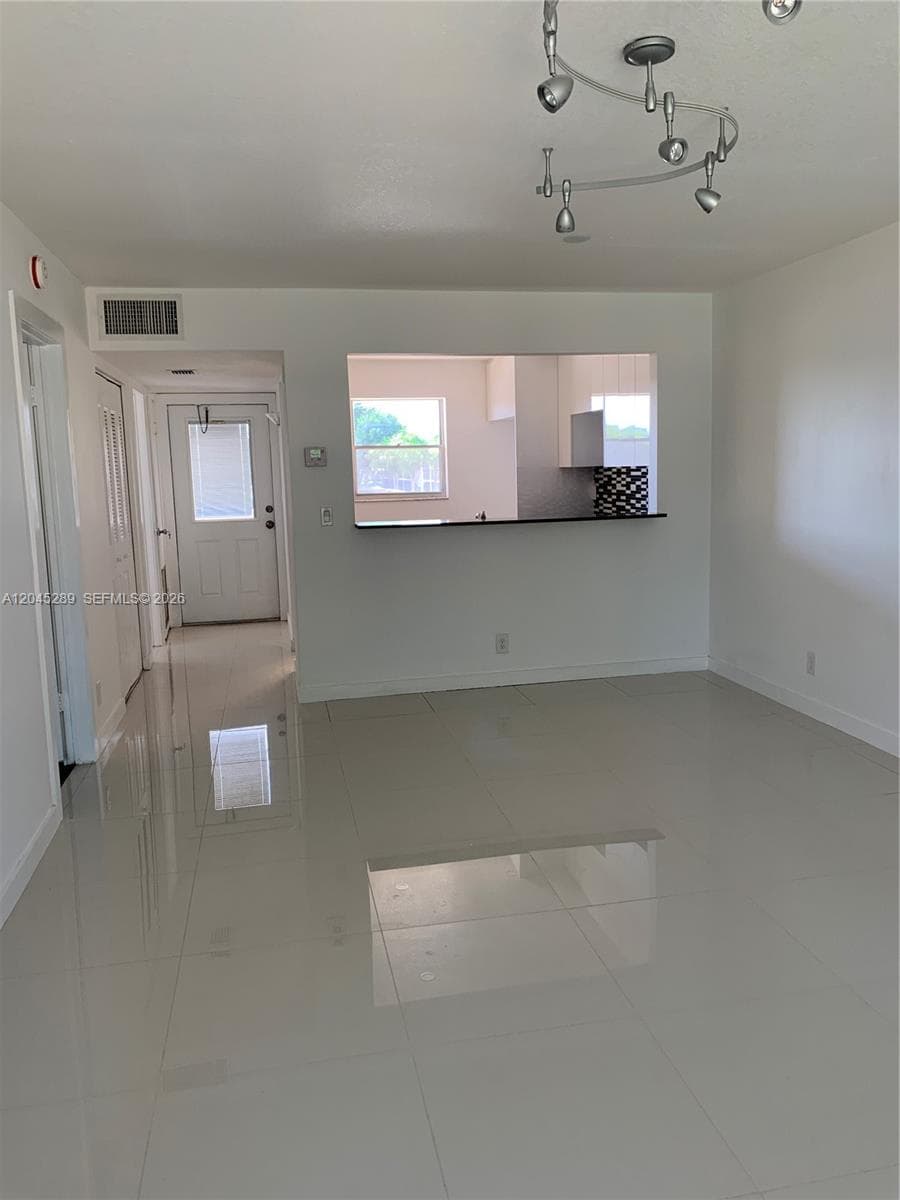 201 Berkley Rd # 204, Hollywood, FL 33024 — zdjęcie 3