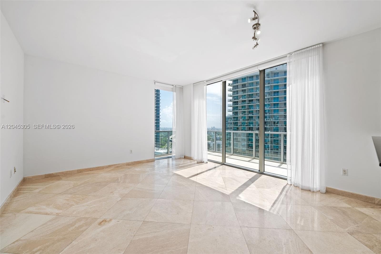 1050 Brickell Ave # 3314, Miami, FL 33131 — zdjęcie 4