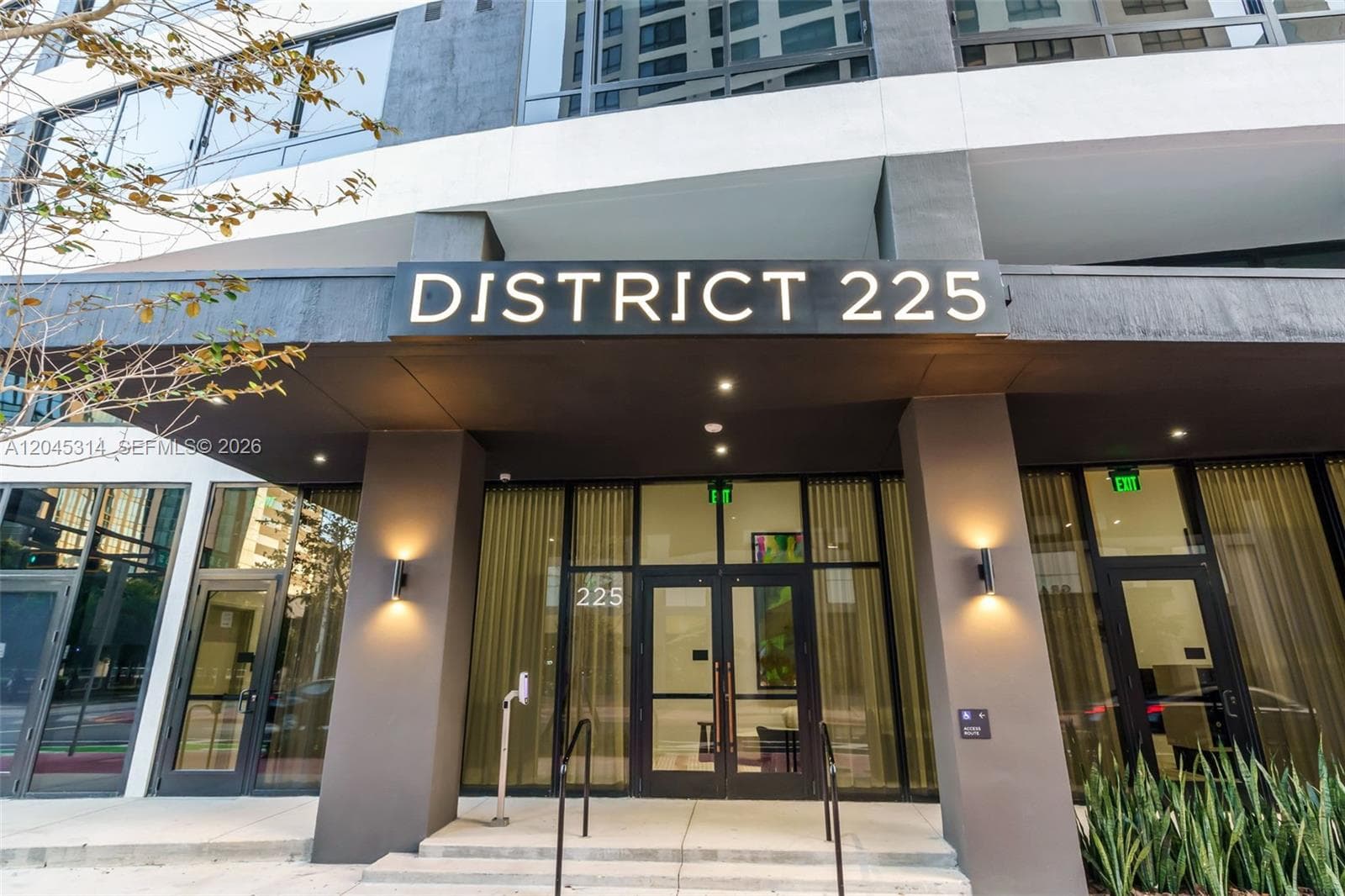225 N Miami Ave # 1102, Miami, FL 33128