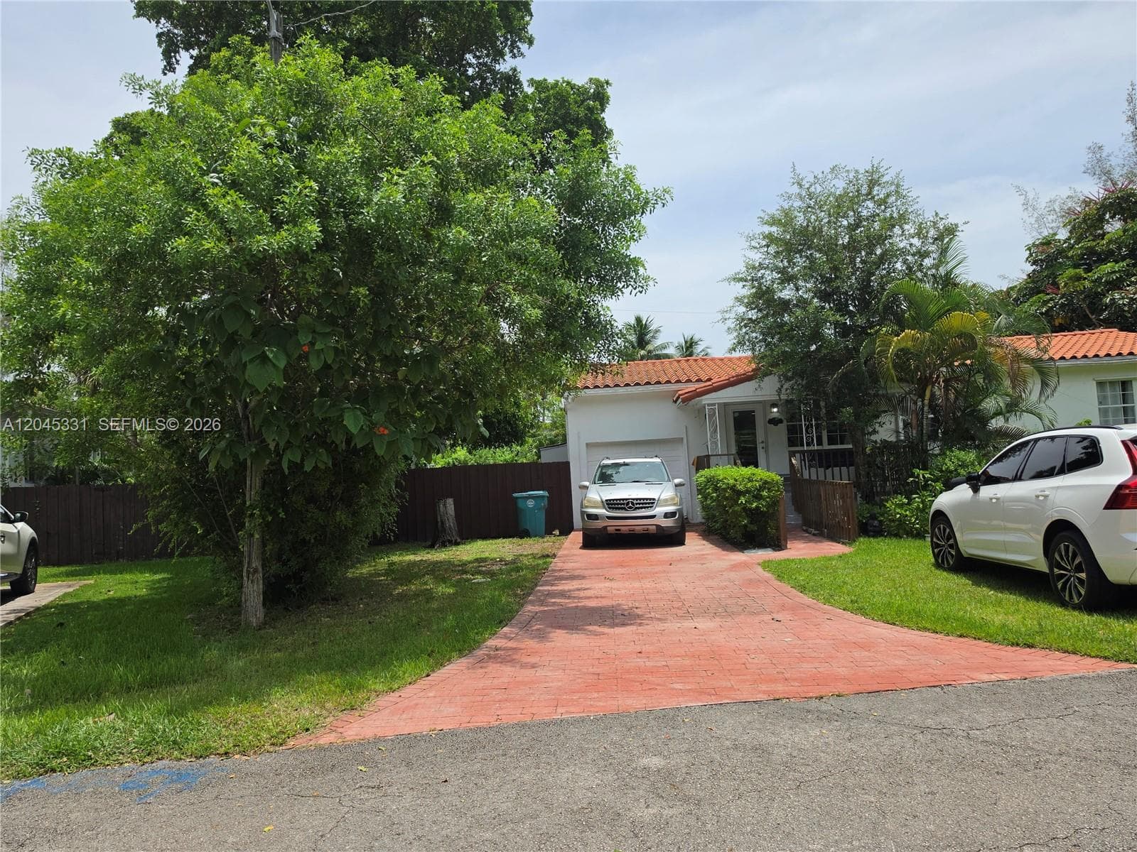 10801 NE 10th Ave, Biscayne Park, FL 33161 — zdjęcie 3
