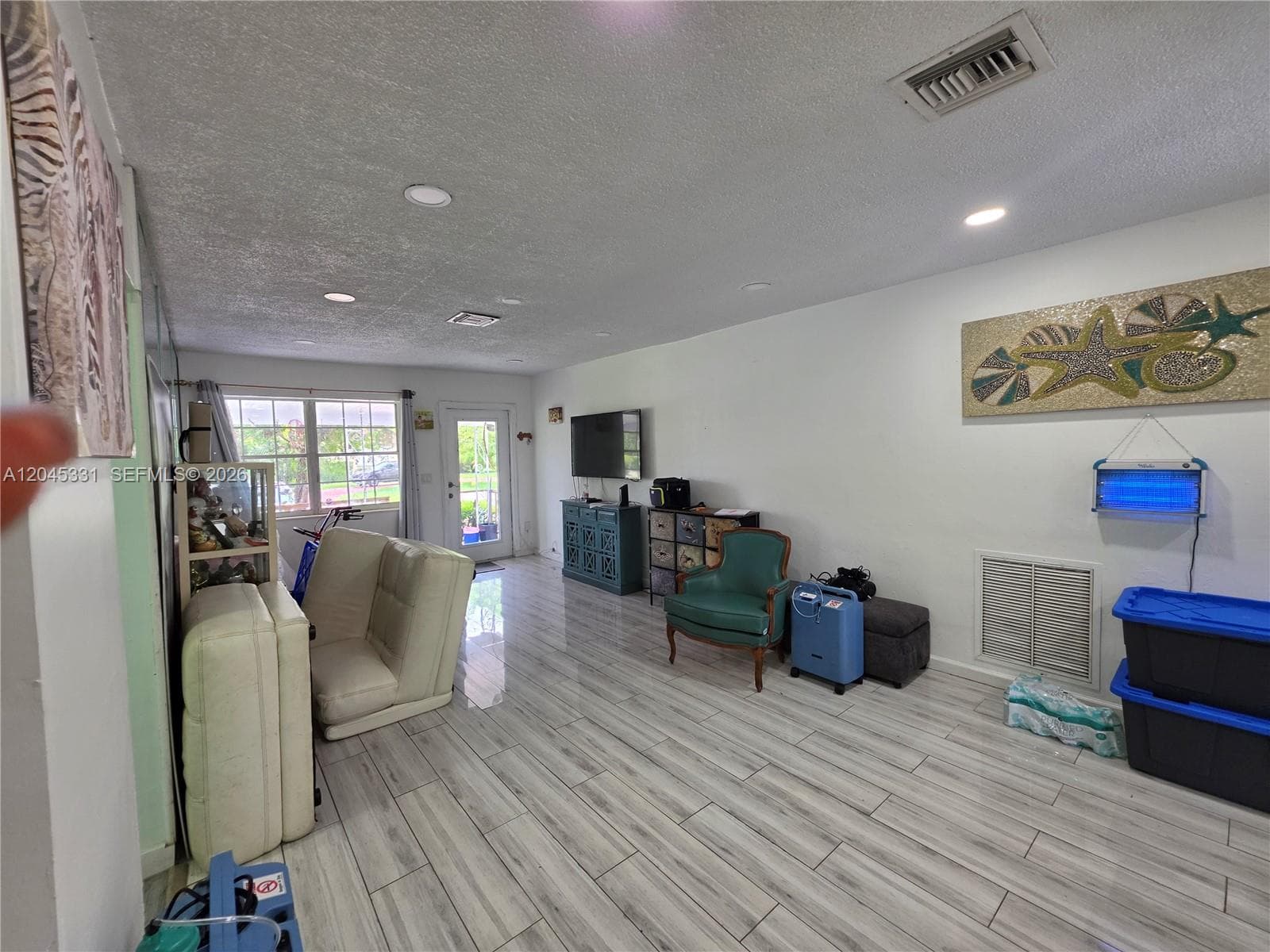 10801 NE 10th Ave, Biscayne Park, FL 33161 — zdjęcie 4