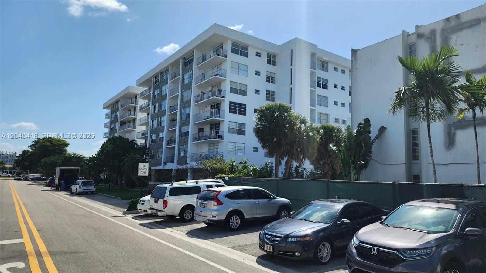 1075 93rd St # 304, Bay Harbor Islands, FL 33154 — zdjęcie 2