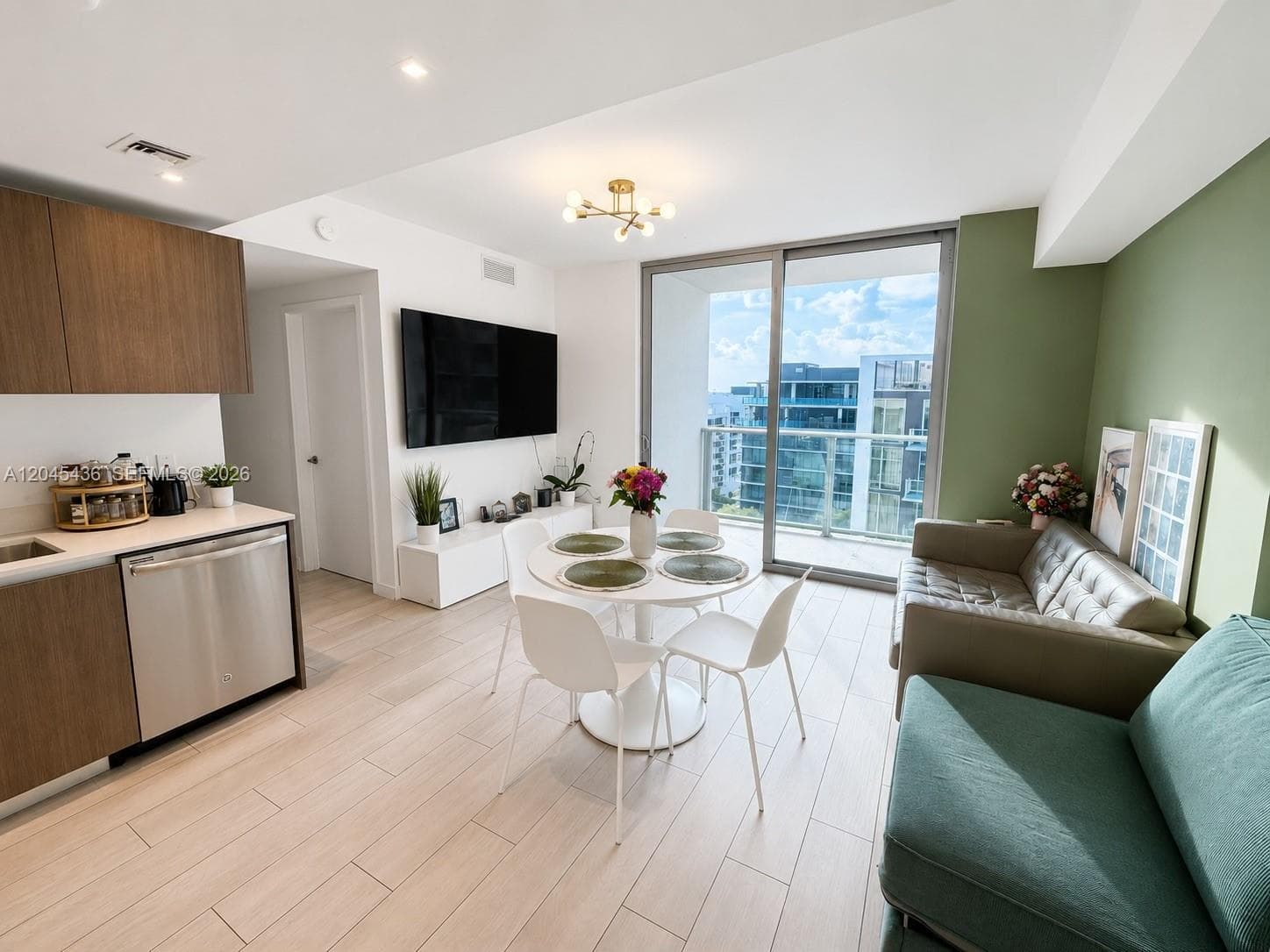1600 SW 1st Ave # 906, Miami, FL 33129