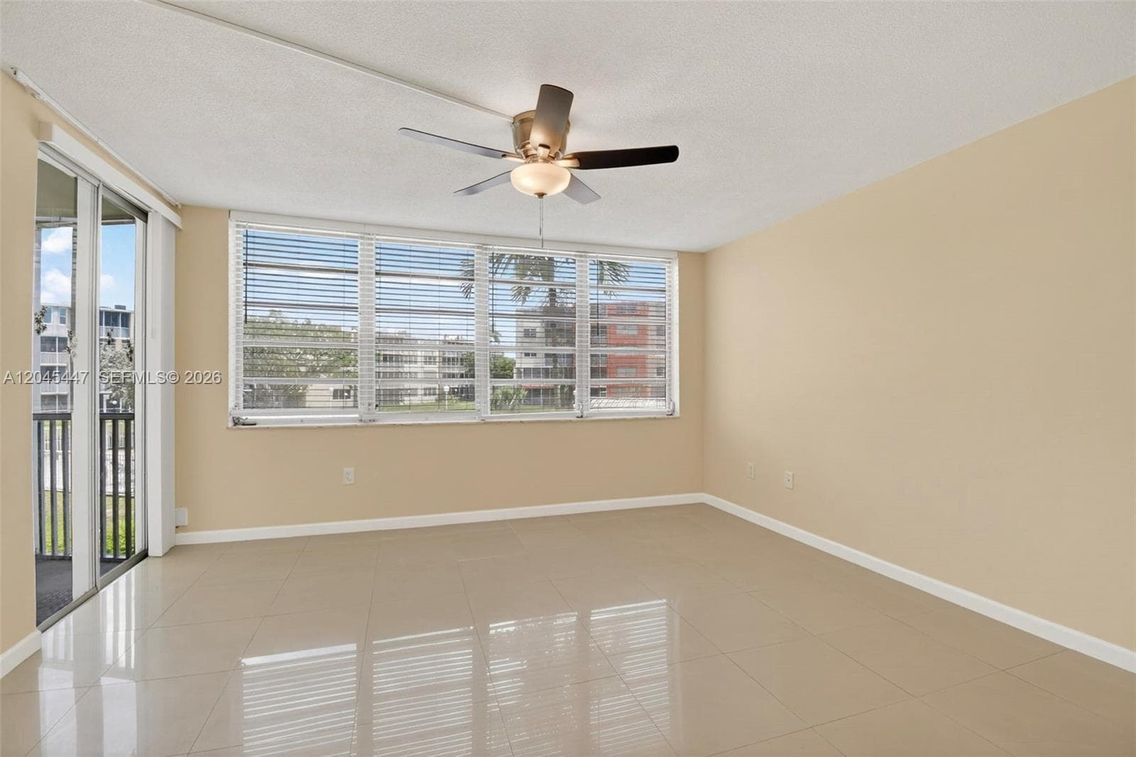 1710 NE 191 Street # 206, Miami, FL 33179 — zdjęcie 4