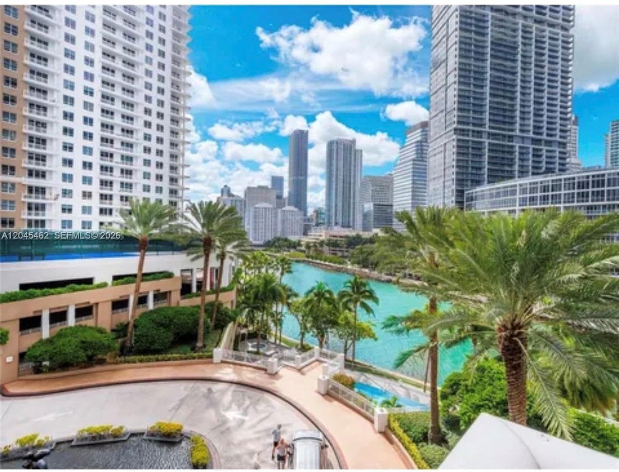 901 Brickell Key Blvd # 702, Miami, FL 33131