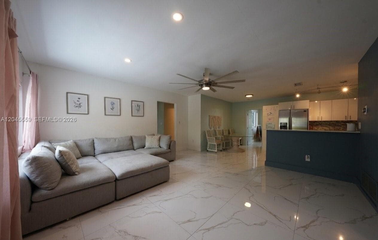 7304 Mckinley St, Hollywood, FL 33024 — zdjęcie 3