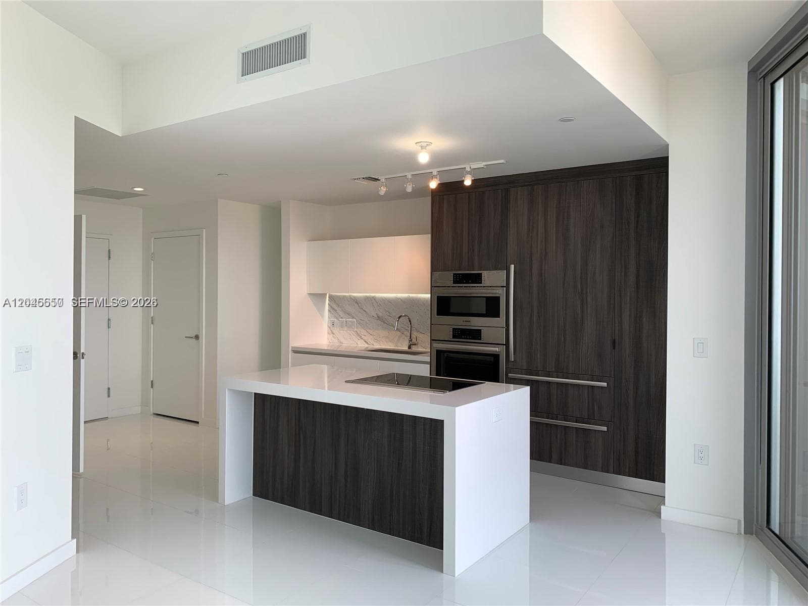 851 NE 1st Ave # 2702, Miami, FL 33132 — zdjęcie 3