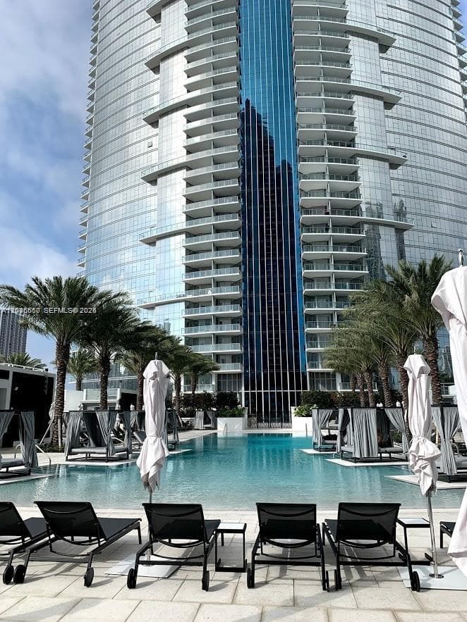 851 NE 1st Ave # 2702, Miami, FL 33132