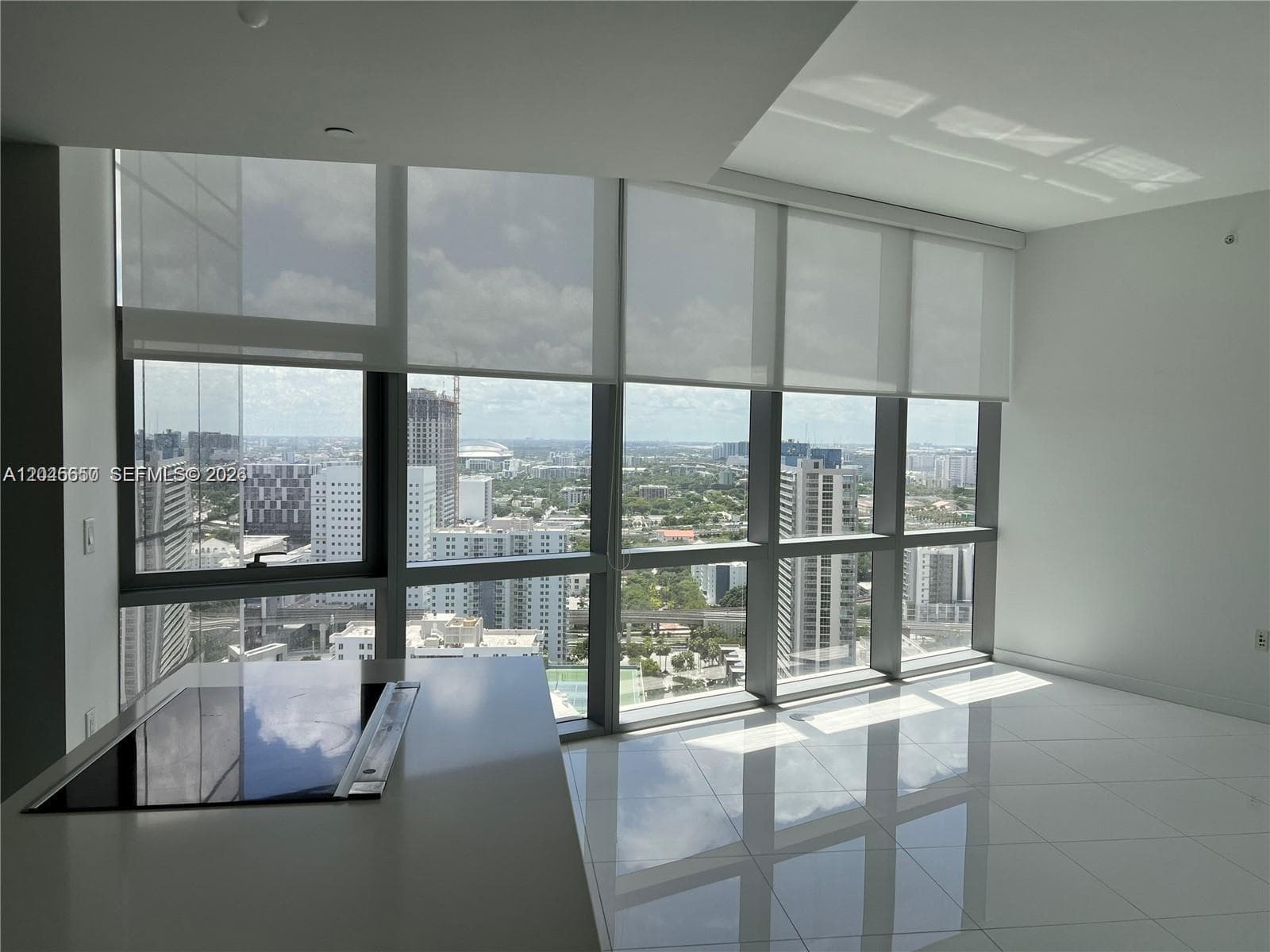 851 NE 1st Ave # 2702, Miami, FL 33132 — zdjęcie 4