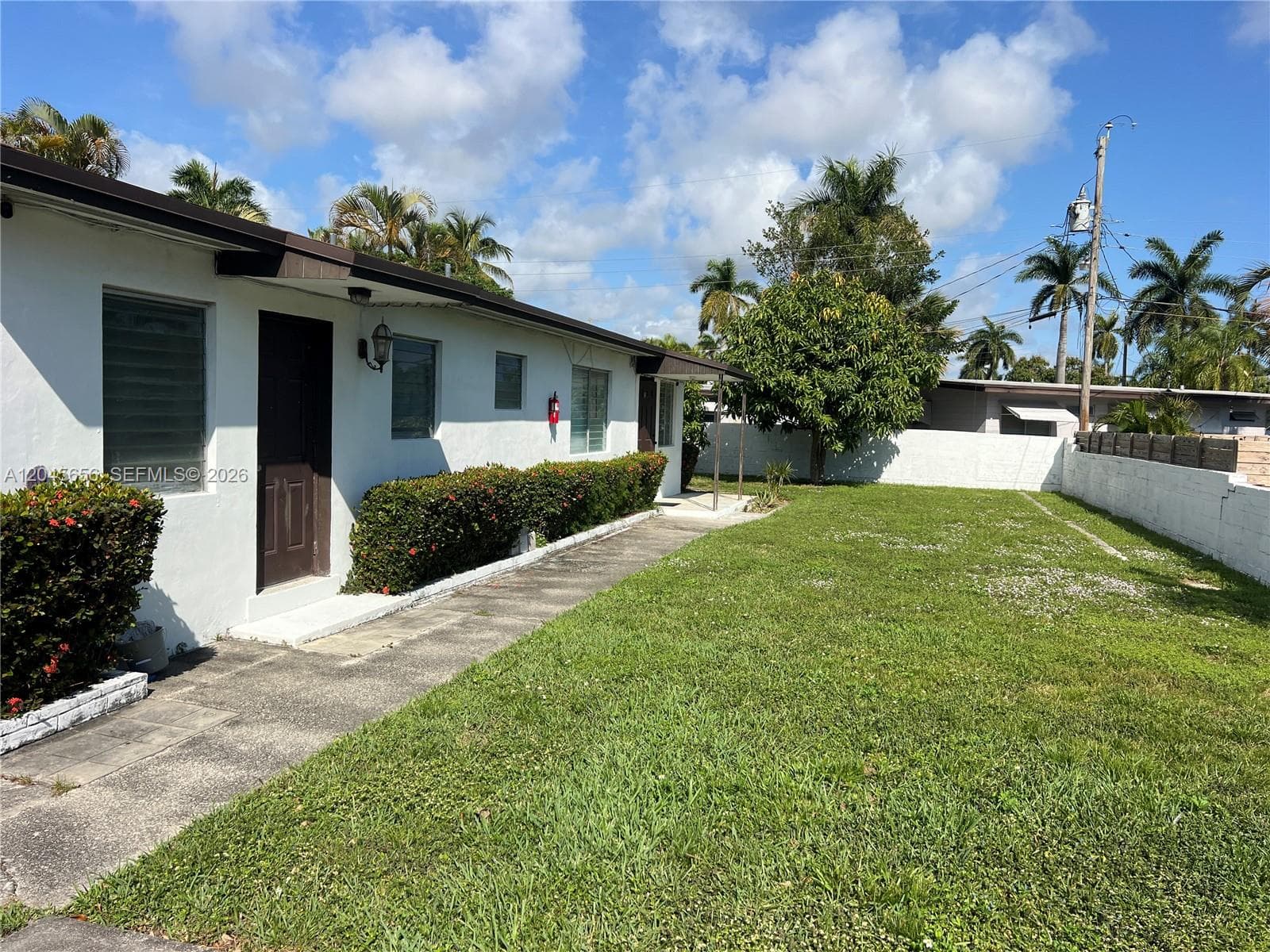 809 NE 2nd St unit 1-2, Hallandale Beach, FL 33009