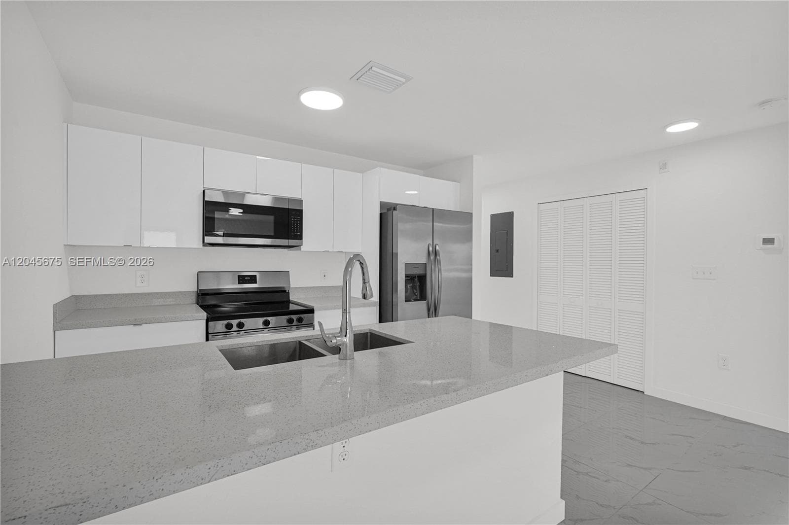 2731 NW 44th St # 2731, Miami, FL 33142 — zdjęcie 4