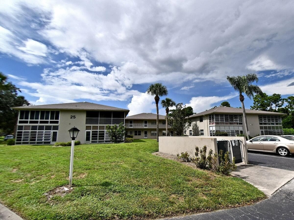 25 Lake Vista Trail # 106, FL 34952