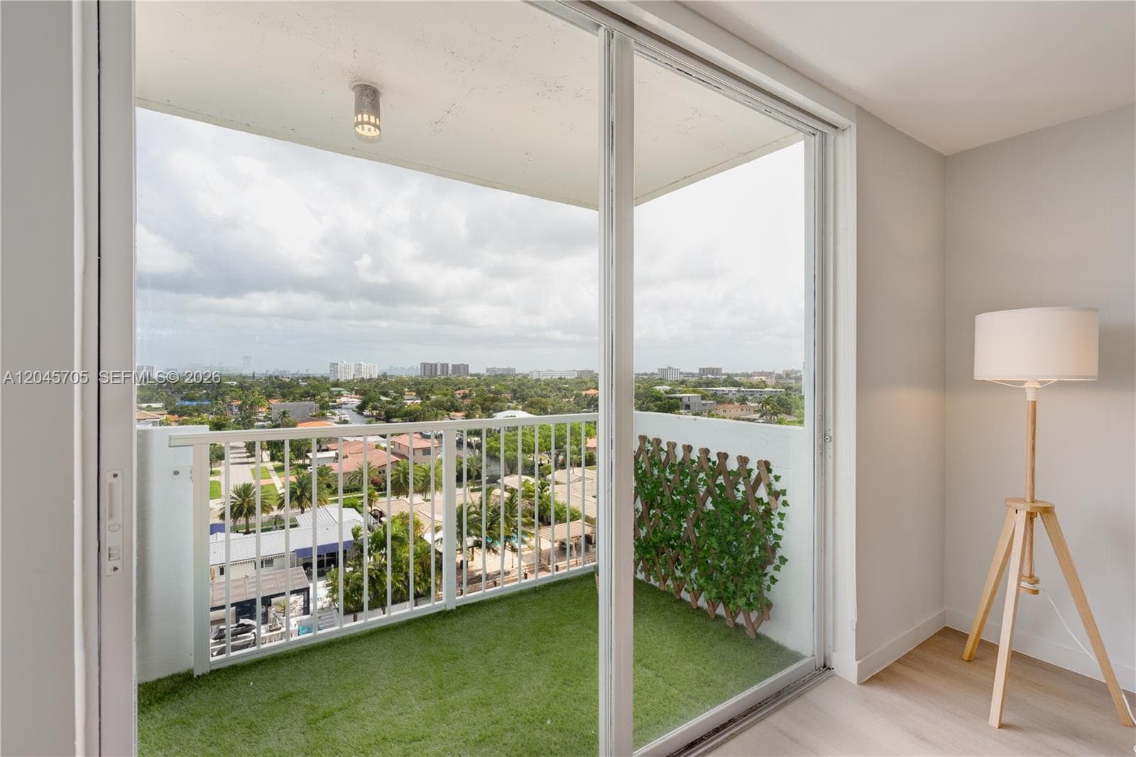 2000 NE 135th St # 908, North Miami, FL 33181 — zdjęcie 4