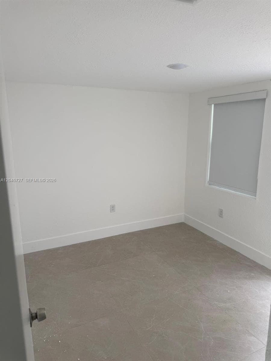 2328 NW 80th St, Miami, FL 33147 — zdjęcie 4