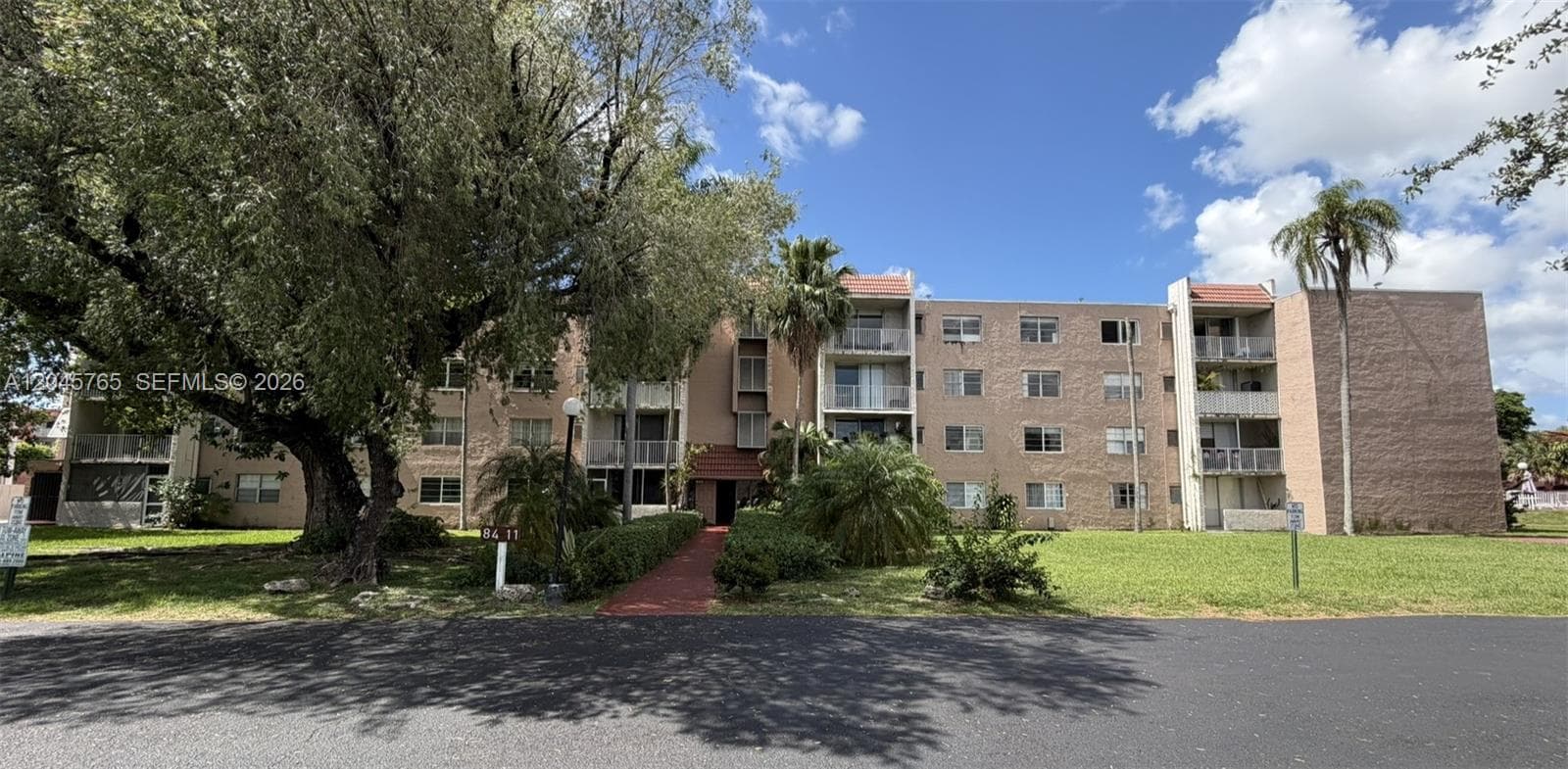 8411 NW 8th St # 206, Miami, FL 33126 — zdjęcie 2