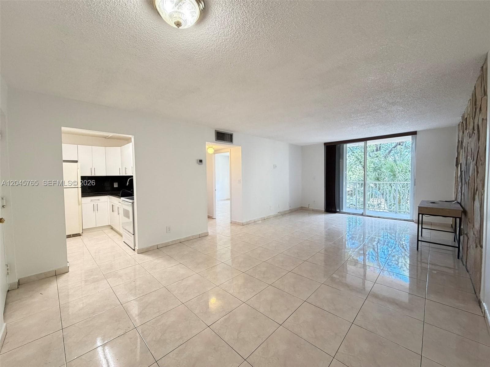 8411 NW 8th St # 206, Miami, FL 33126 — zdjęcie 5