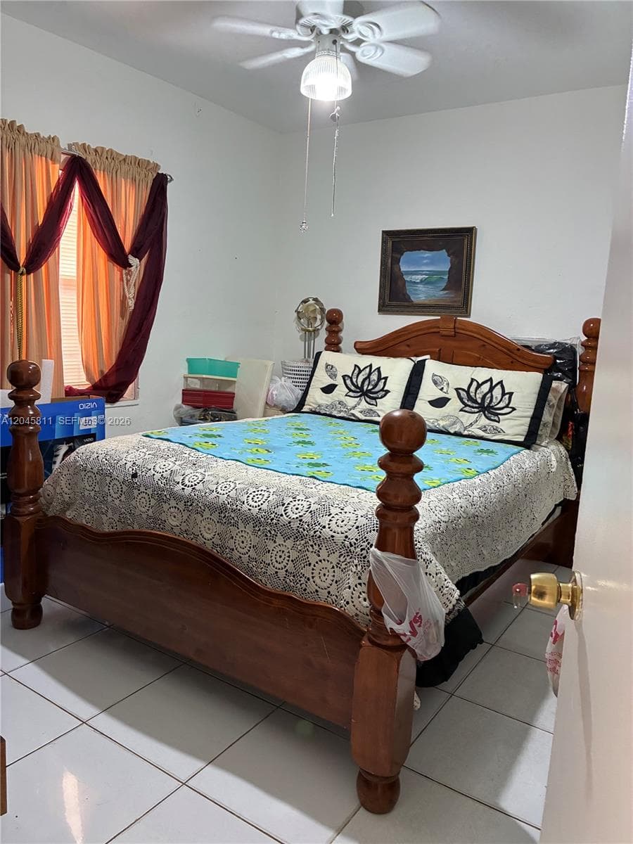 1445 NE 174th St, North Miami Beach, FL 33162 — zdjęcie 2