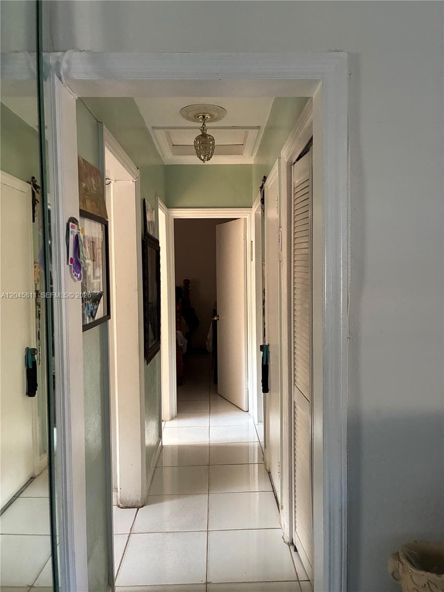 1445 NE 174th St, North Miami Beach, FL 33162 — zdjęcie 3