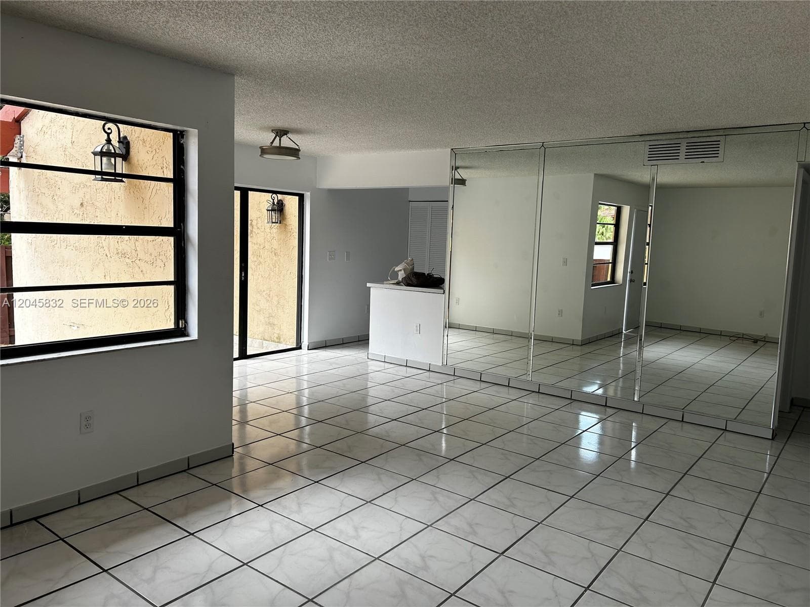 301 W Park Dr # 101-11, Miami, FL 33172 — zdjęcie 2