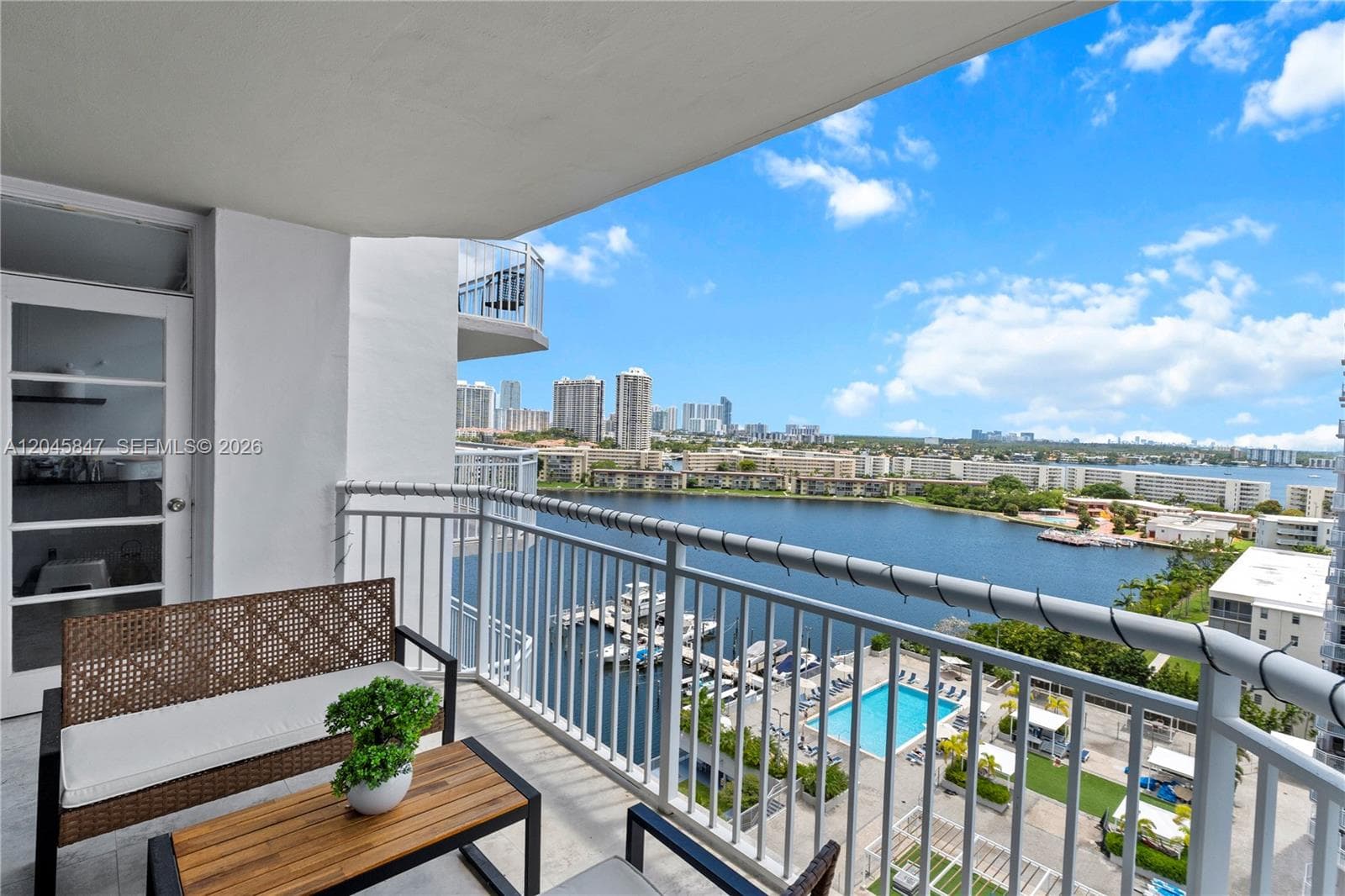 18071 Biscayne Blvd # 1404, Aventura, FL 33160