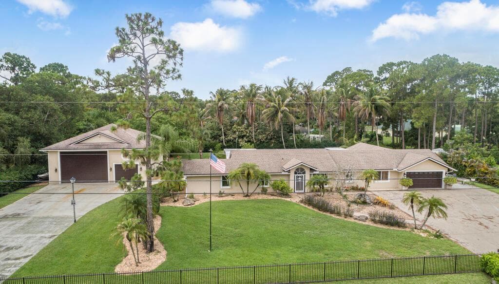 13676 N 85th Road N, West Palm Beach, FL 33412