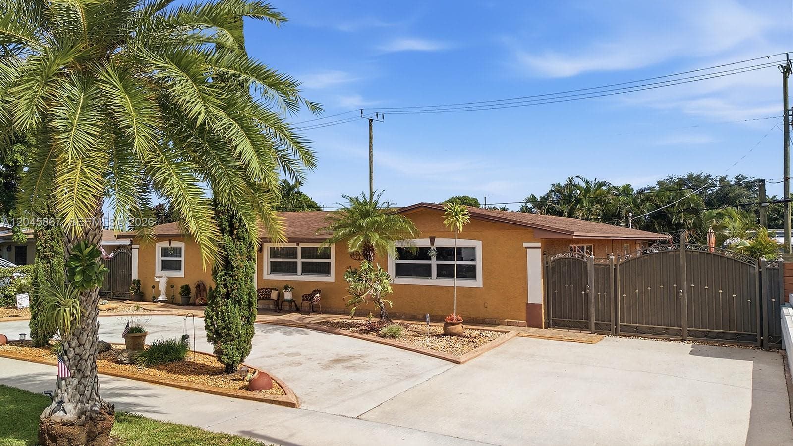 7858 NW 171st St, Hialeah, FL 33015 — zdjęcie 2